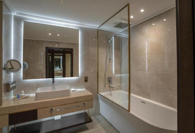 The Diplomat Radisson Blu Residence