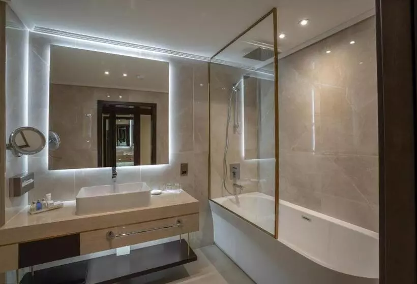 The Diplomat Radisson Blu Residence