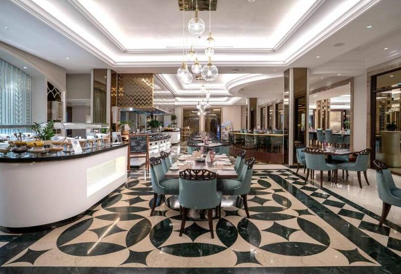 The Diplomat Radisson Blu Residence