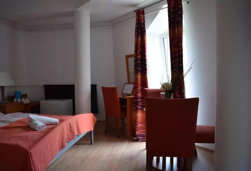Aamiaismajoitus (B&B) Belvárosi Panzió