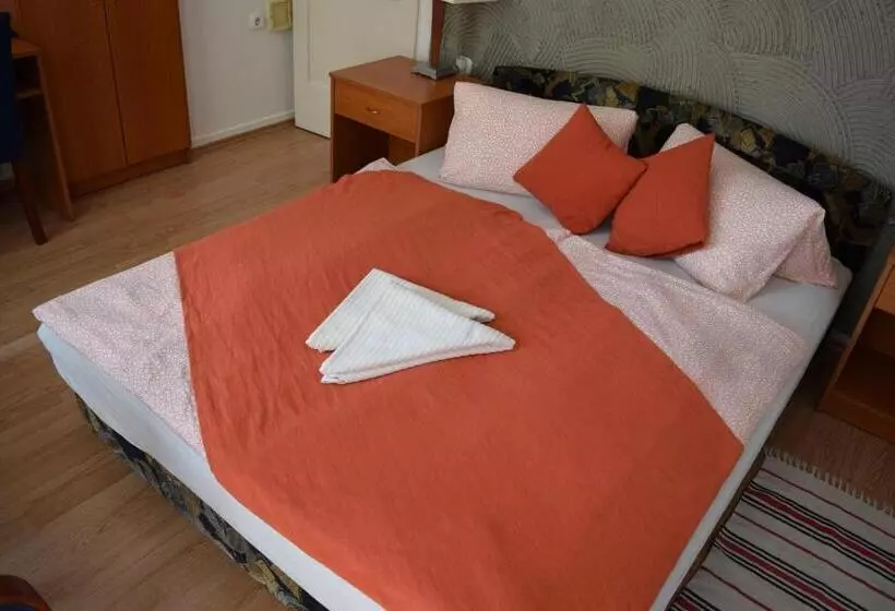 Aamiaismajoitus (B&B) Belvárosi Panzió
