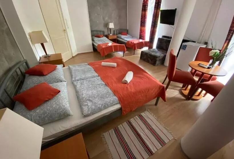 Aamiaismajoitus (B&B) Belvárosi Panzió