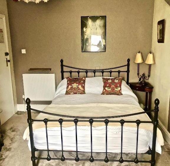 膳宿费 Mulberry House