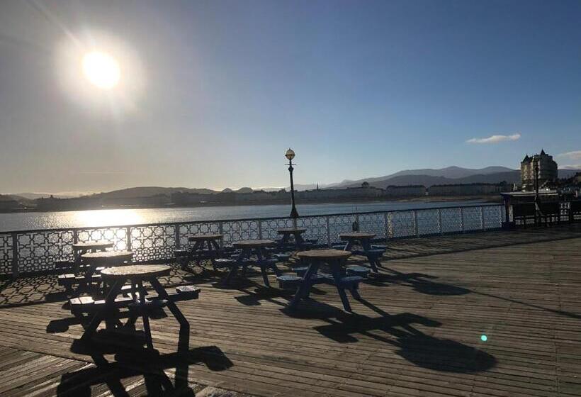 膳宿费 Mulberry House