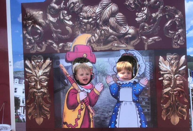 膳宿费 Mulberry House