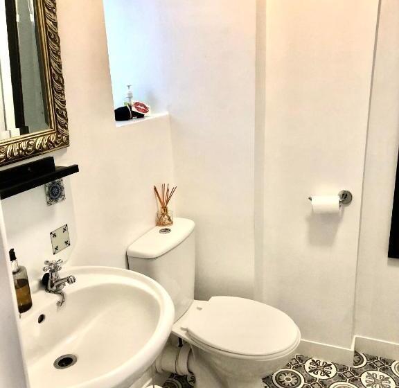 膳宿费 Mulberry House