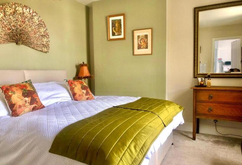 膳宿费 Mulberry House