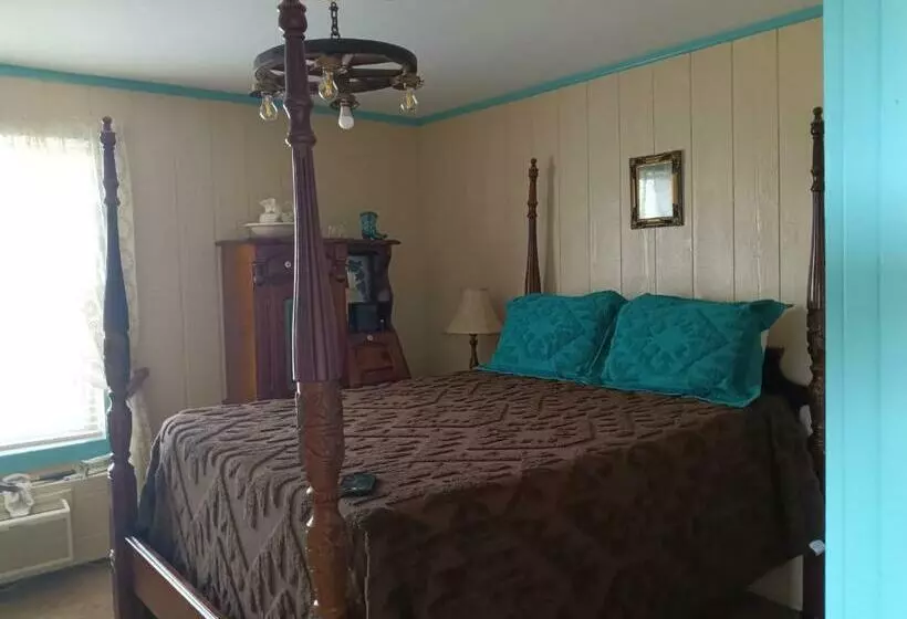 Tombstone Bordello Bed & Breakfast