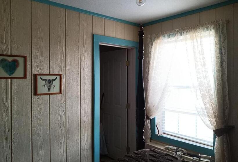 Tombstone Bordello Bed & Breakfast