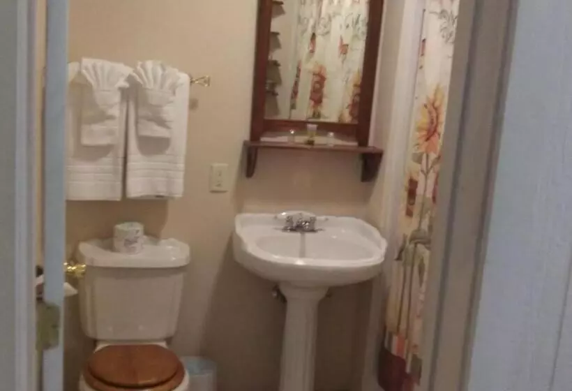 Tombstone Bordello Bed & Breakfast