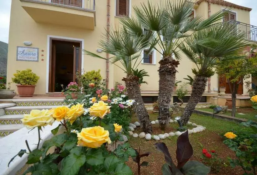 ベッドアンドブレックファースト Aurora Castelluzzo