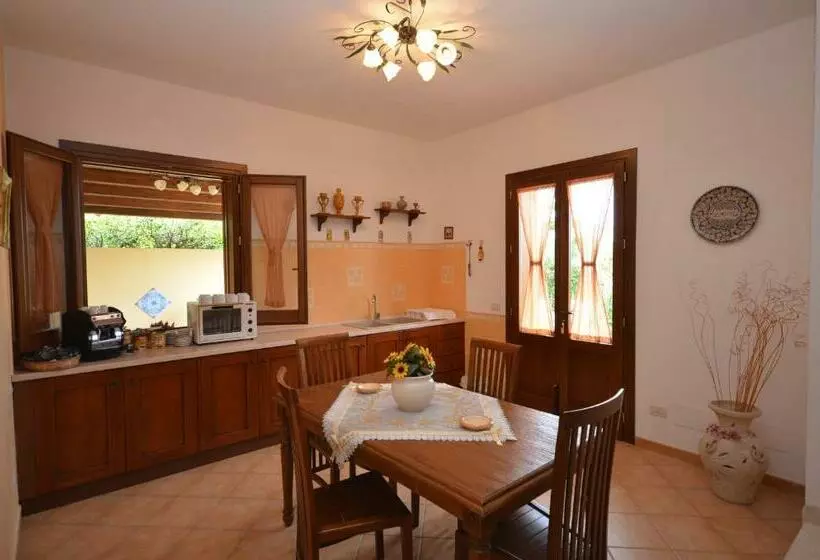 ベッドアンドブレックファースト Aurora Castelluzzo