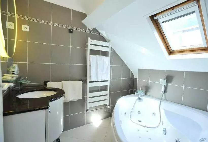 Aamiaismajoitus (B&B) Chambres D'hôtes La Petite Salamandre