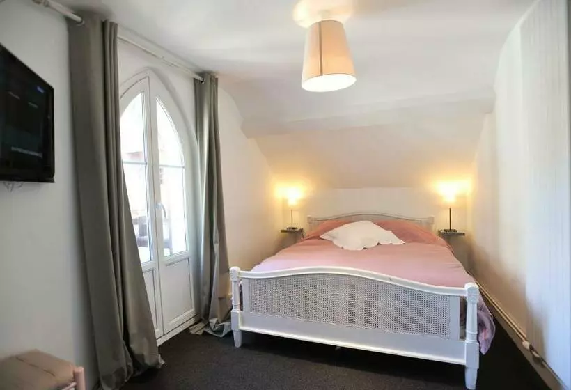 Aamiaismajoitus (B&B) Chambres D'hôtes La Petite Salamandre