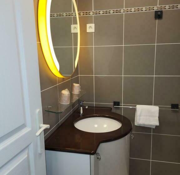 تختخواب و صبحانه Chambres D'hôtes La Petite Salamandre