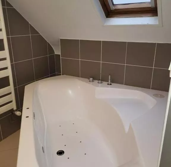 Aamiaismajoitus (B&B) Chambres D'hôtes La Petite Salamandre