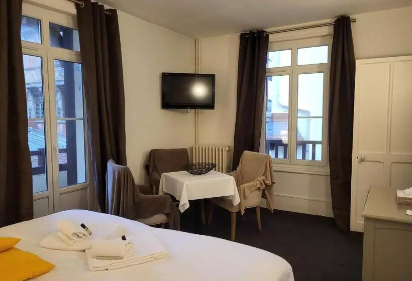 Aamiaismajoitus (B&B) Chambres D'hôtes La Petite Salamandre