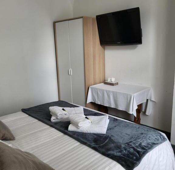 تختخواب و صبحانه Chambres D'hôtes La Petite Salamandre