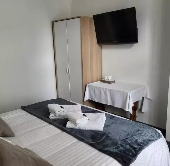 Aamiaismajoitus (B&B) Chambres D'hôtes La Petite Salamandre