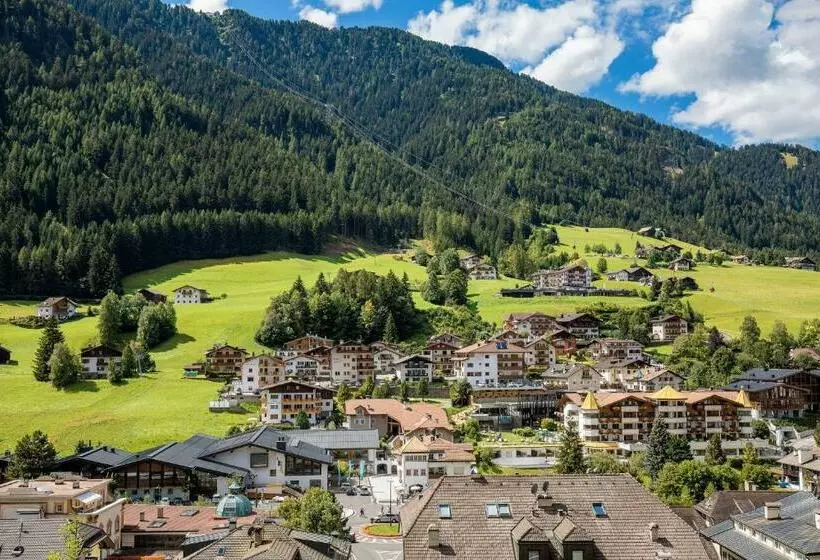 ベッドアンドブレックファースト Garni Rives