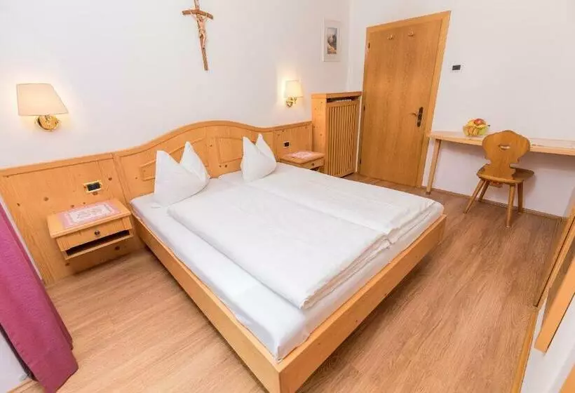 ベッドアンドブレックファースト Garni Rives