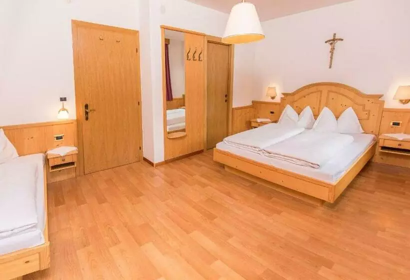 ベッドアンドブレックファースト Garni Rives