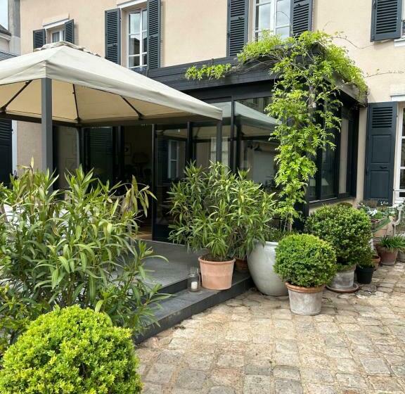 تختخواب و صبحانه Le Jardin Cathedrale