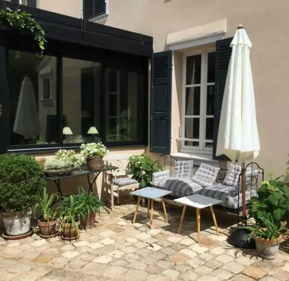 Aamiaismajoitus (B&B) Le Jardin Cathedrale