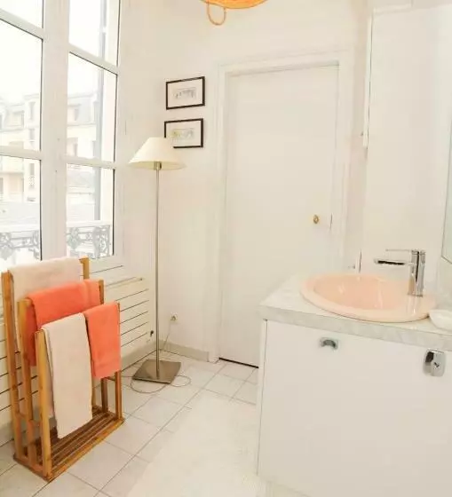 Aamiaismajoitus (B&B) Le Jardin Cathedrale