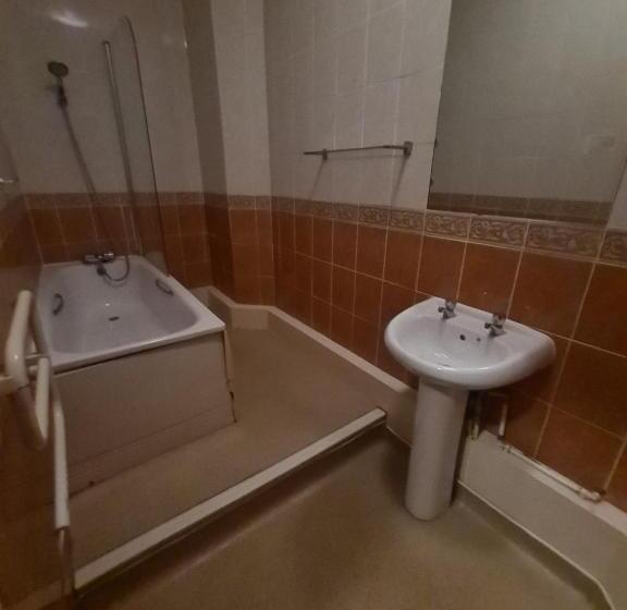 فندق Devon Towers