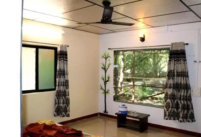 リゾートホテル The Wilds Villa Gir Jungle Stay With Swimming Pool