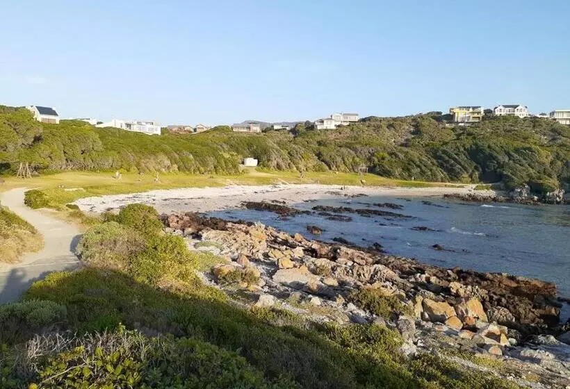 Villa Ocean Crest B&b