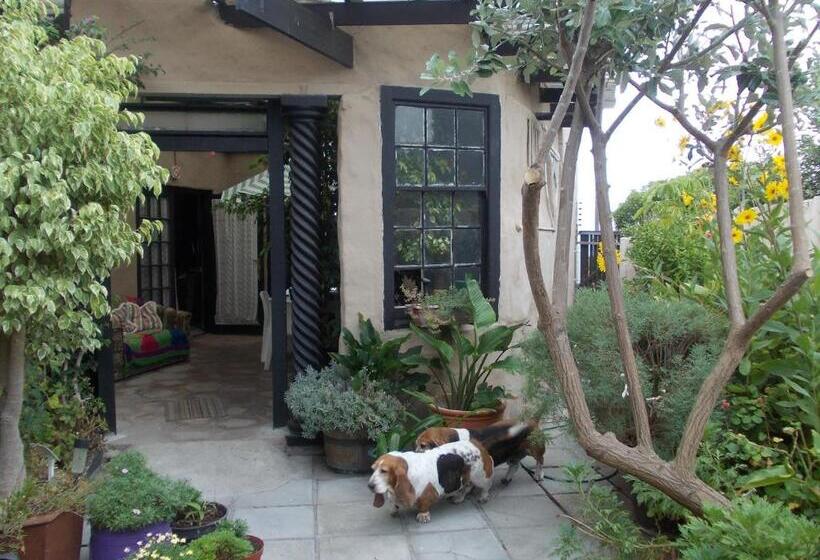 Villa Ocean Crest B&b