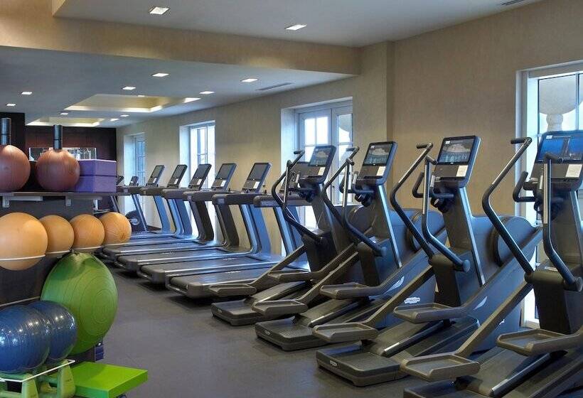 Hotel Acqualina Resort And Residences