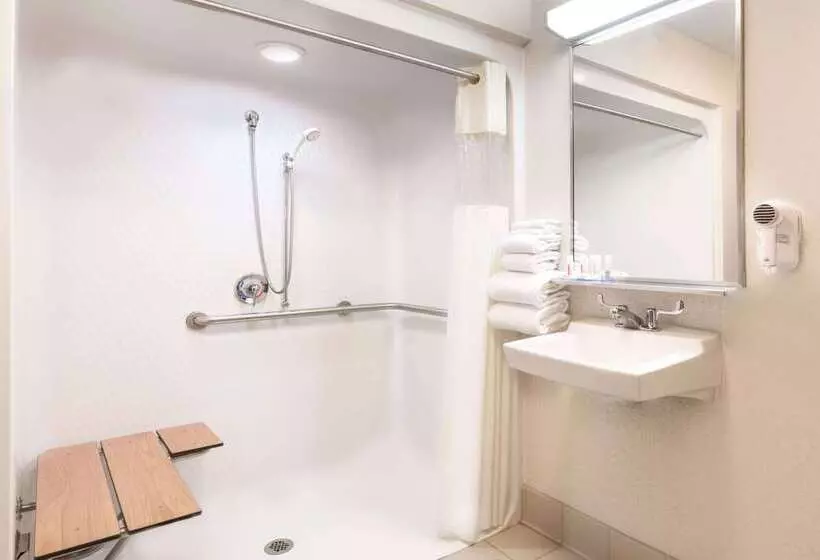 호텔 Baymont By Wyndham Columbus/rickenbacker