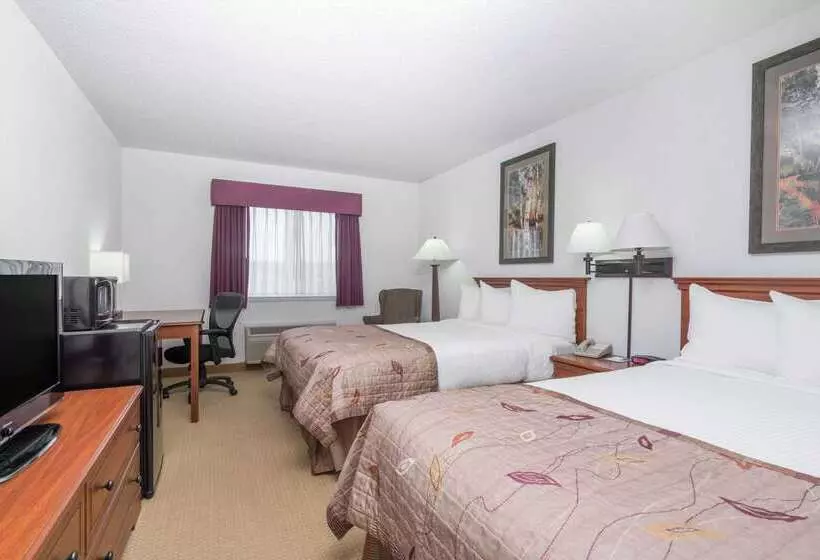 Отель Baymont By Wyndham Marshfield