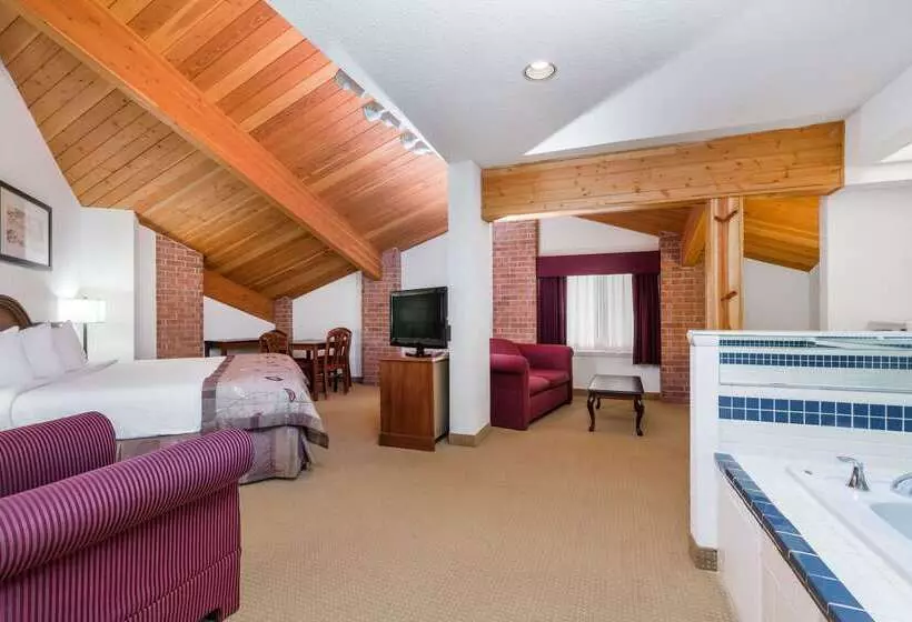 Отель Baymont By Wyndham Marshfield