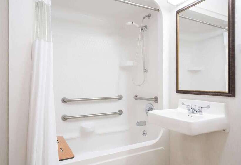 فندق Baymont By Wyndham Marshfield