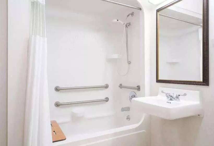 Отель Baymont By Wyndham Marshfield