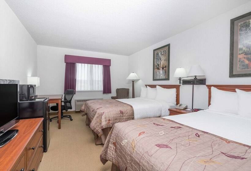 فندق Baymont By Wyndham Marshfield