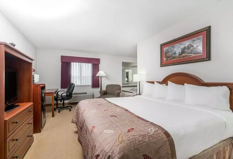 Отель Baymont By Wyndham Marshfield