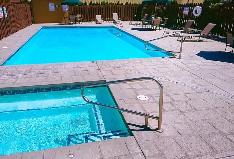 בית מלון כפרי Best Western Chieftain Inn