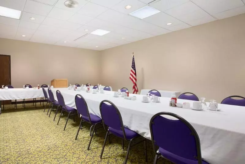 هتل Best Western Plus Executive Residency Waterloo & Cedar Falls