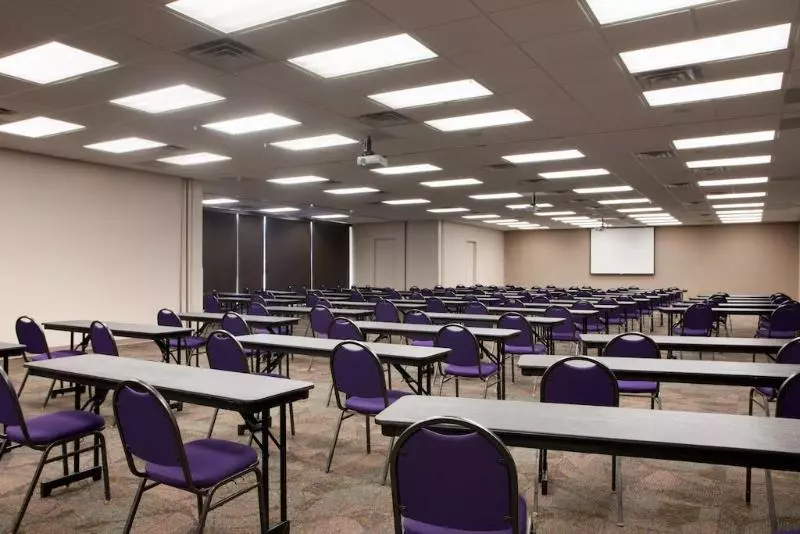 هتل Best Western Plus Executive Residency Waterloo & Cedar Falls