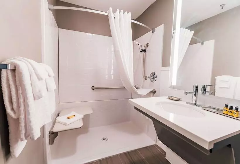 هتل Best Western Plus Executive Residency Waterloo & Cedar Falls