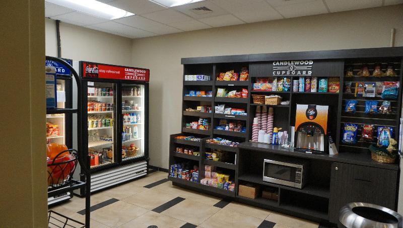 Отель Candlewood Suites West Springfield, An Ihg