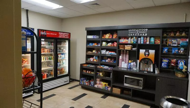 هتل Candlewood Suites West Springfield, An Ihg