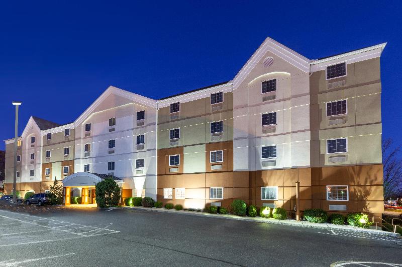 Отель Candlewood Suites West Springfield, An Ihg