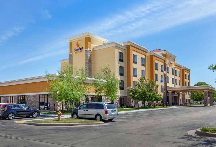 Отель Comfort Suites