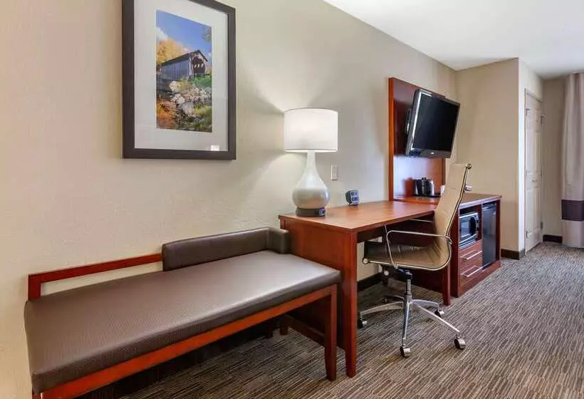 هتل Comfort Suites